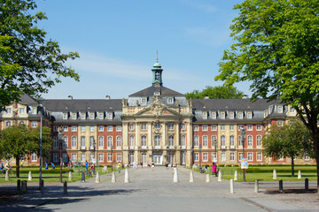 Fürstbischöfliches Schloss Münster © pixs:sell