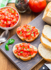 Italian bruschetta with tomatoes and basil