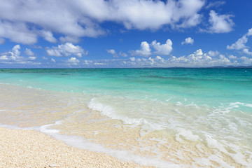 コマカ島の美しいビーチ