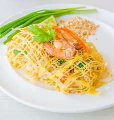 Pad thai