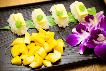 Sushi mango and sticky rice