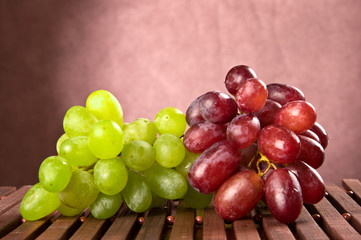 Red and green grapes
