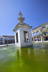 Fototapeta na wymiar Fountain in Old Havana Plaza