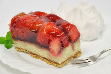 Erdbeerkuchen mit Schlagsahne