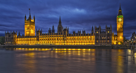 Fototapeta na wymiar British Parliament Buildings at night