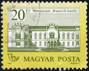 stamp printed in Hungary shows Brunswick Castle, Martonvasar