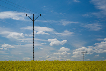 Obraz premium Krajobraz Warmia słup niebo energia
