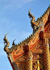 Fototapeta na wymiar roof temple thai