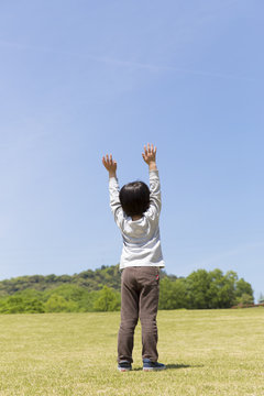 後姿の男の子