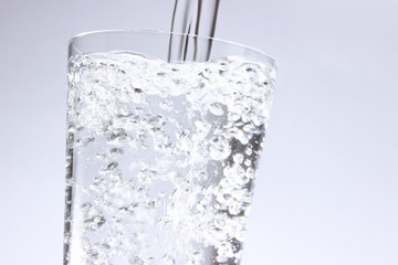 水