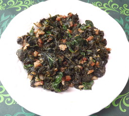 blattspinat mit speck