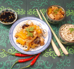 Chinapfanne mit Nudeln