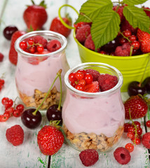Yogurt with berries