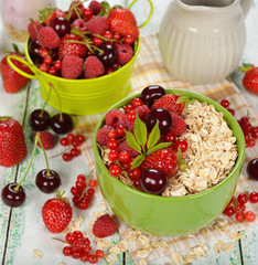Muesli with berries