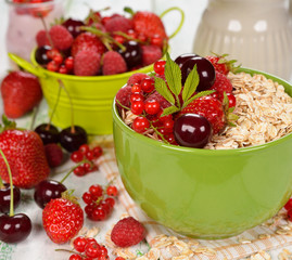 Muesli with berries