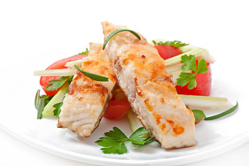 Fried filet fish and fresh vegetable salad