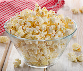 Popcorn in glass bowl