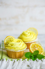 Lemon cupcakes