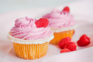 raspberry muffins