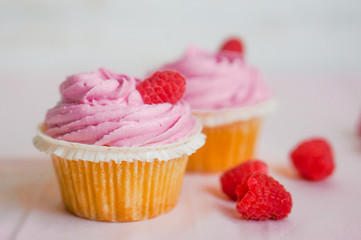 raspberry muffins