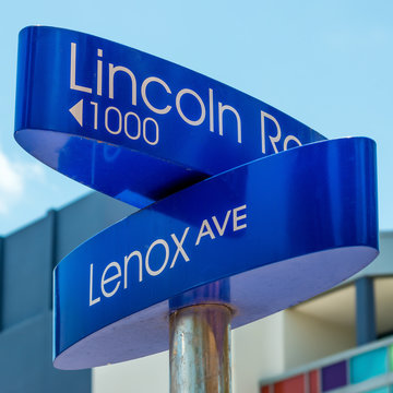 Street sign at Lincoln Road in Miami Beach