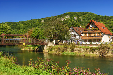 Fototapeta na wymiar idyllisches Tal in Franken