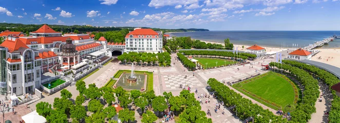 Fotobehang De Oostzee, Sopot, Polen Panorama van Sopot met pier aan de Oostzee, Polen