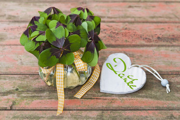 Kleeblätter, Herz auf Holz, Danke - clover, heart, wood