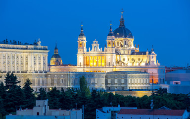 Fototapeta na wymiar Madrid Cathedral and palace