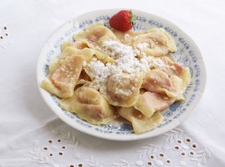noodles with strawberries as dinner meal