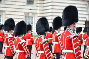 Fototapeten LONDON, UK – 12. Juni 2014: British Royal Guards führen die C © HappyAlex
