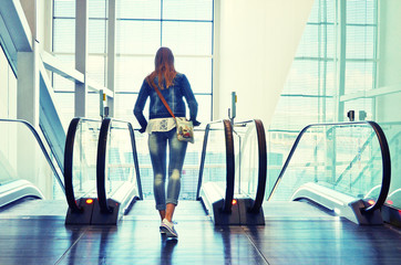 Fototapeta premium Girl in the airport