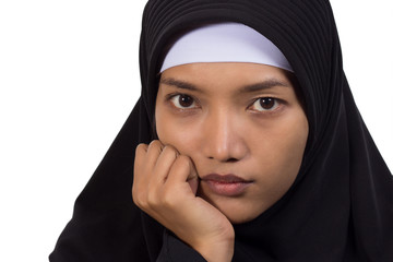 Naklejka premium Portrait of a young muslim woman