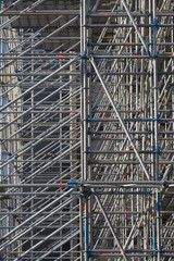 Obraz premium Durcheinander von Metallverstrebungen