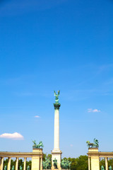 Fototapeta na wymiar Milleniumsdenkmal auf dem Heldenplatz in Budapest