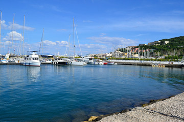 Fototapeta na wymiar Porto di Gaeta (LT)