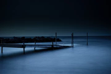 Photo sur Plexiglas Jetée Blue waters fog and pier