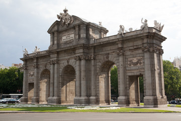 Fototapeta na wymiar Puerta de Alcala, Madrid, Spain