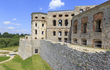 Obraz premium Ruins of Krzyztopor, Ossolinski's palace, Ujazd in Poland