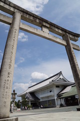 豊川稲荷の鳥居