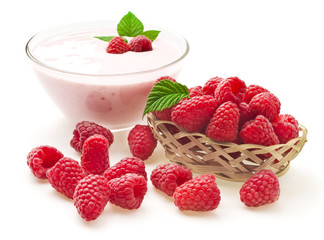 Yogurt with raspberries