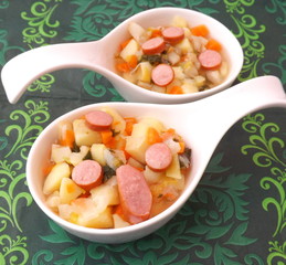 Kartoffelsuppe mit Würstchen