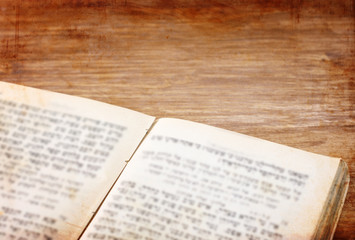 ancient Jewish prayer book pic