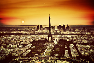 Paryż, Francja przy zmierzchem. Widok z lotu ptaka na wieży Eiffla - 66253162