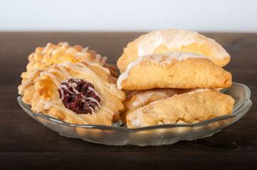 biscuits with jam