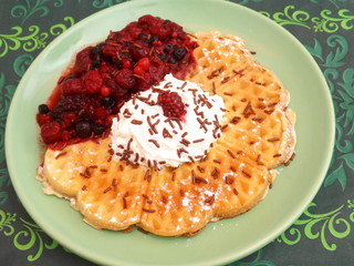 Eierwaffeln mit Obst