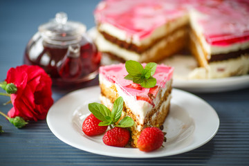 Honey cake with strawberries