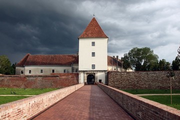 Fototapeta na wymiar Castle in Sárvár (Sarvar), Hungary before the storm.