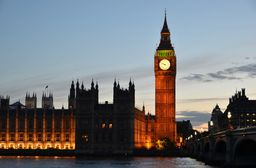 Fototapeta na wymiar Big Ben and Houses of parliament at night, London