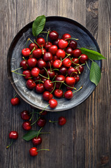 Fresh cherries in a bowl